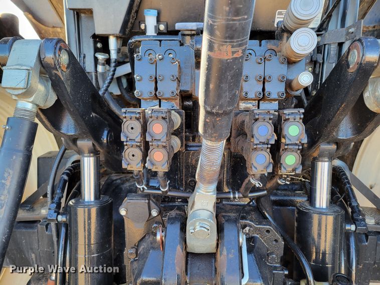 image for item LG9355 2014 New Holland T7.260  MFWD tractor