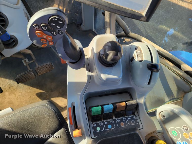 image for item LG9355 2014 New Holland T7.260  MFWD tractor