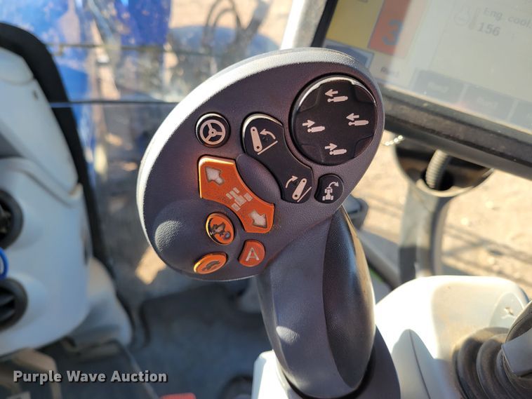 image for item LG9355 2014 New Holland T7.260  MFWD tractor