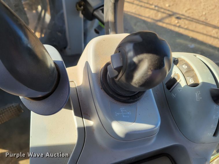 image for item LG9355 2014 New Holland T7.260  MFWD tractor