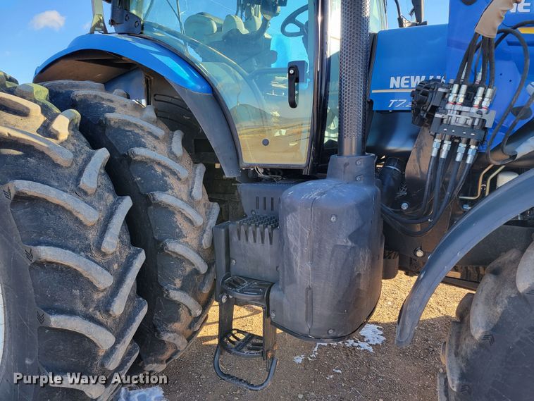 image for item LG9355 2014 New Holland T7.260  MFWD tractor