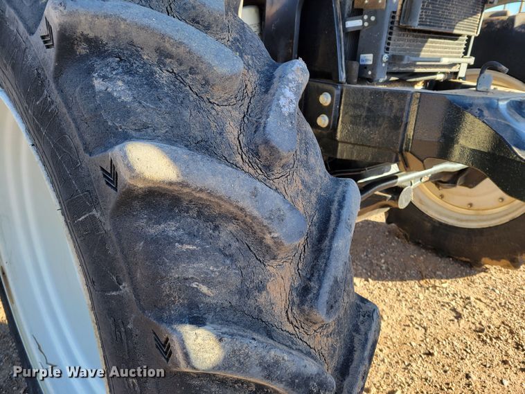 image for item LG9355 2014 New Holland T7.260  MFWD tractor