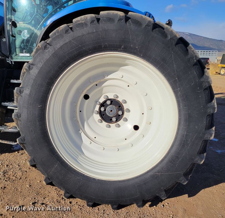 image for item LG9355 2014 New Holland T7.260  MFWD tractor