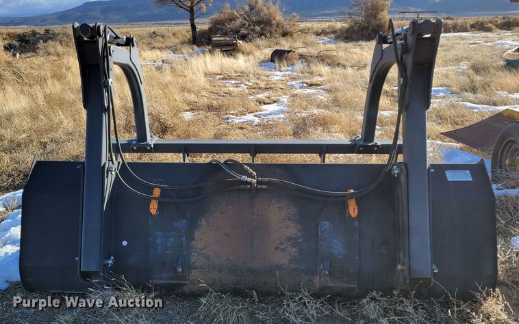 image for item LG9355 2014 New Holland T7.260  MFWD tractor