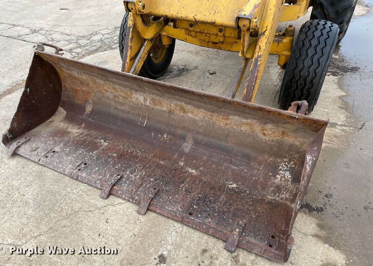 image for item MI9651 John Deere 401C  tractor