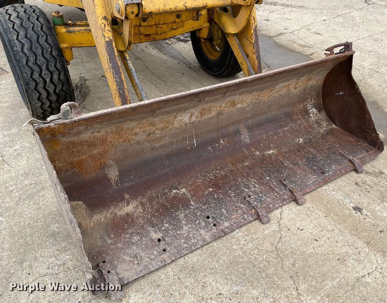 image for item MI9651 John Deere 401C  tractor