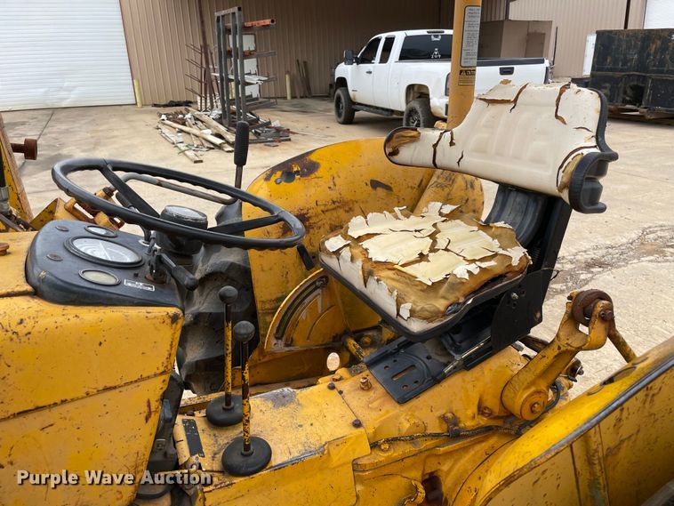 image for item MI9651 John Deere 401C  tractor