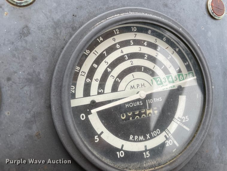 image for item MI9651 John Deere 401C  tractor