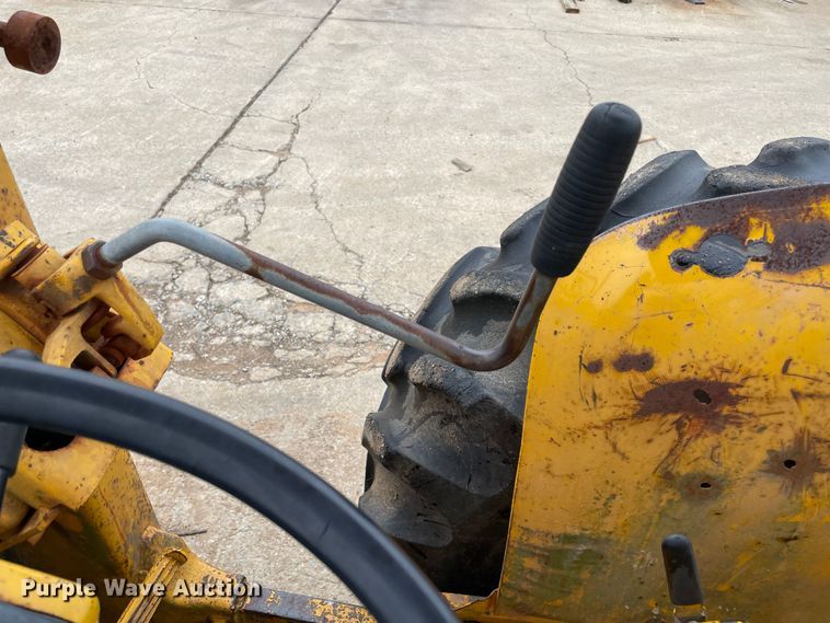 image for item MI9651 John Deere 401C  tractor