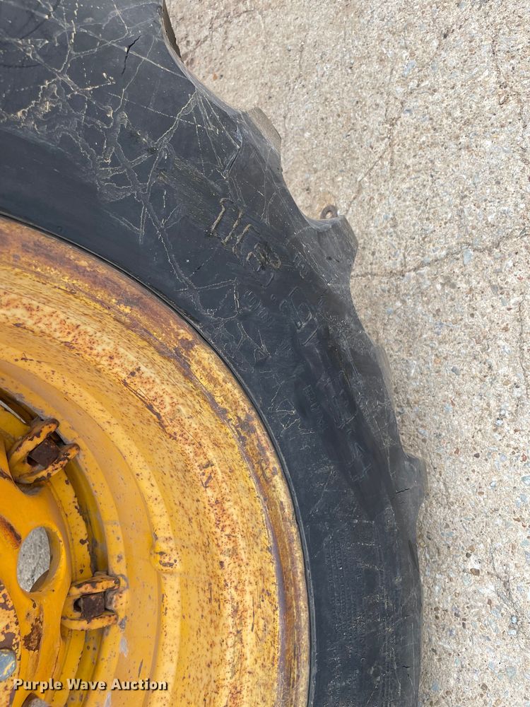 image for item MI9651 John Deere 401C  tractor