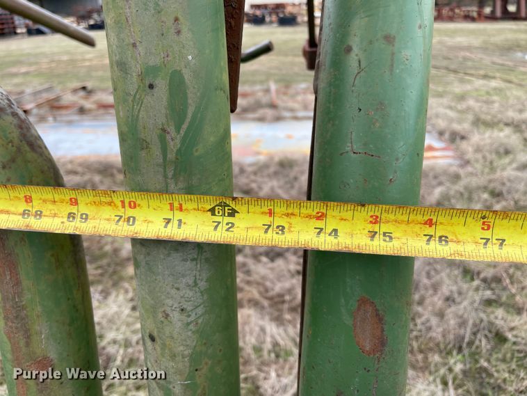 image for item MI9652 Livestock squeeze chute