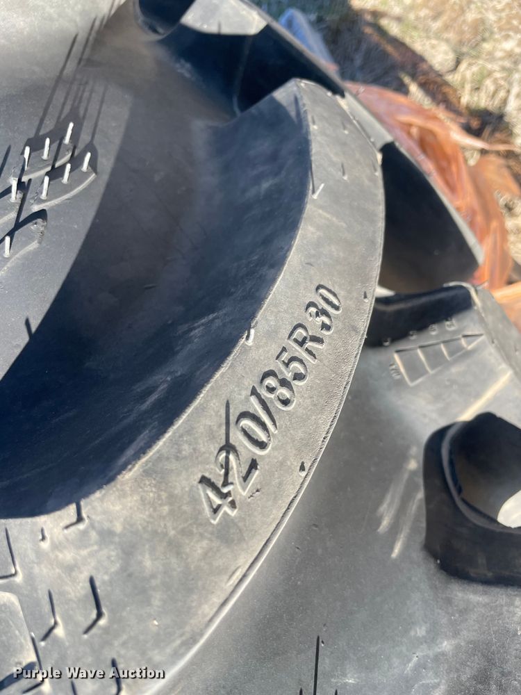 image for item MI9660 (4) tires and wheels