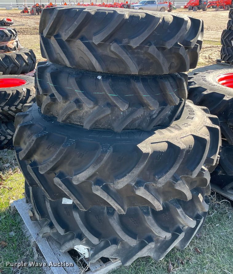 image for item MI9675 (4) tires and wheels