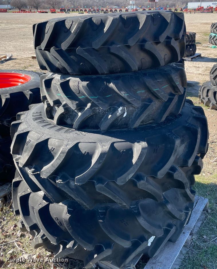 image for item MI9675 (4) tires and wheels