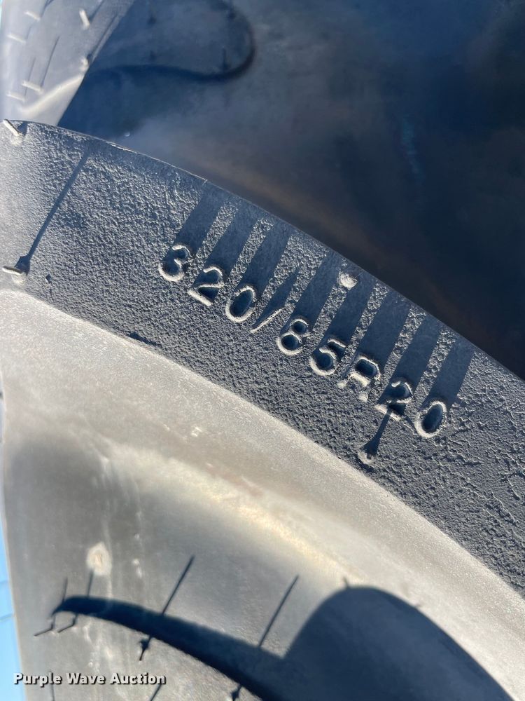 image for item MI9675 (4) tires and wheels