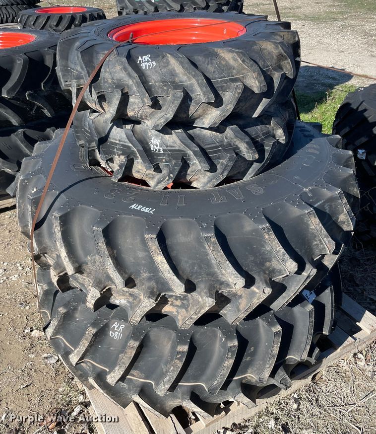 image for item MI9677 (4) tires and wheels