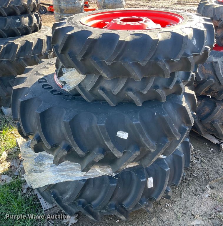 image for item MI9694 (4) tires and wheels