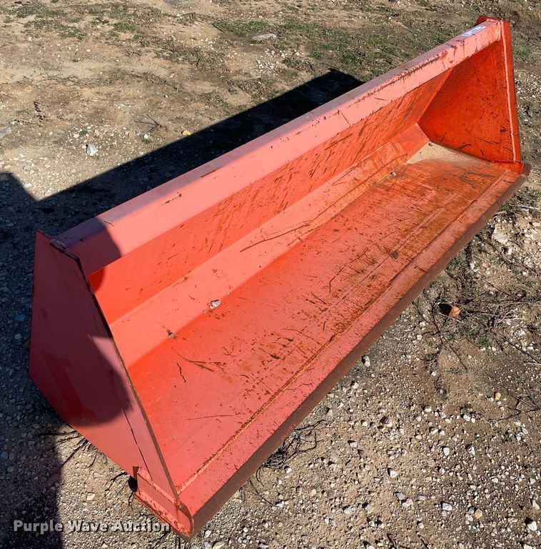 image for item MI9705 Kubota L2263  loader bucket