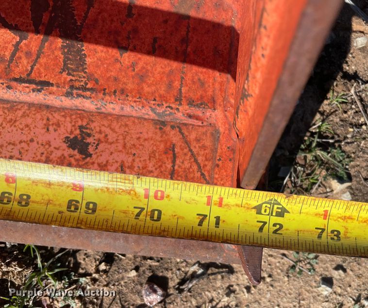 image for item MI9705 Kubota L2263  loader bucket