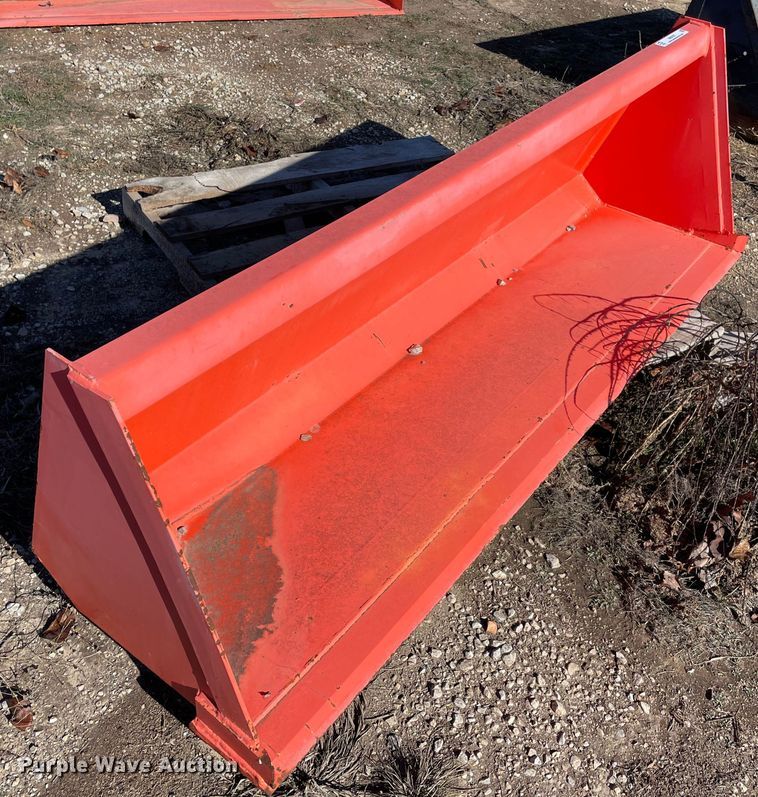 image for item MI9707 Kubota L2263  loader bucket