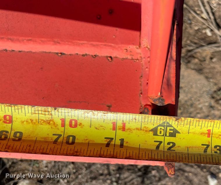 image for item MI9707 Kubota L2263  loader bucket