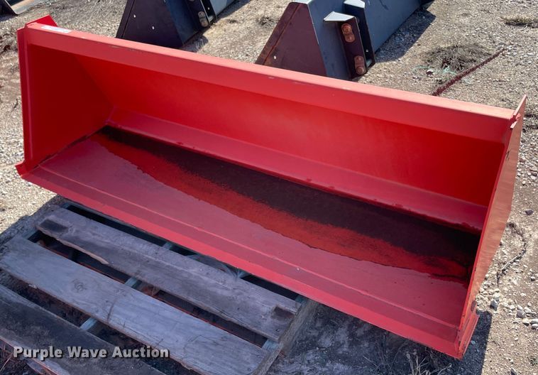 image for item MI9709 Kubota L2283  loader bucket