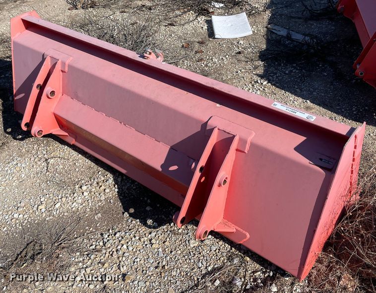 image for item MI9714 Kubota L2276   6' W loader bucket