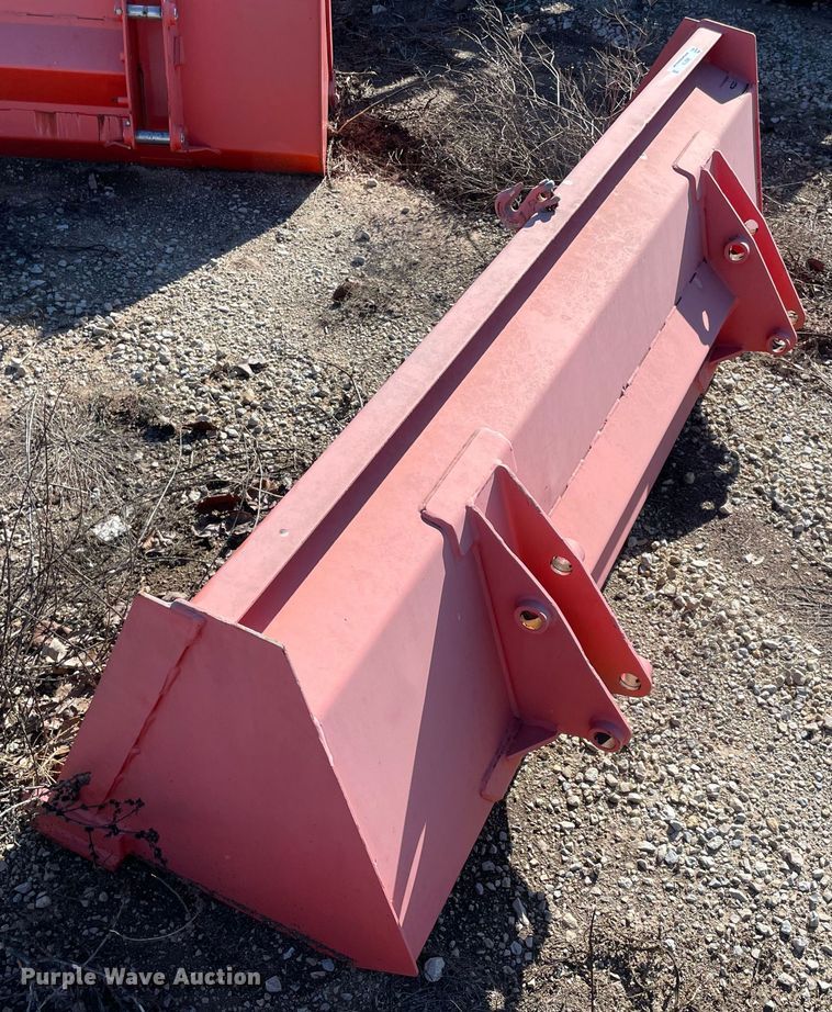 image for item MI9714 Kubota L2276   6' W loader bucket