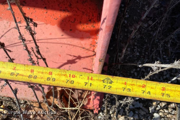 image for item MI9714 Kubota L2276   6' W loader bucket