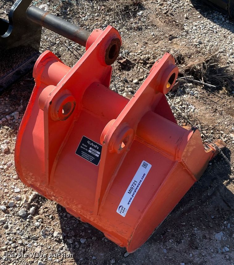 image for item MI9721 Kubota BT3003  excavator bucket
