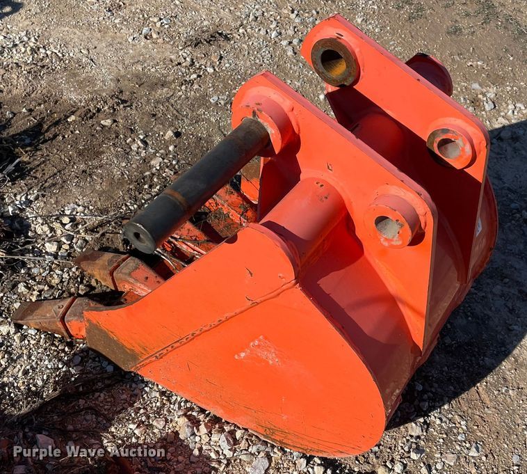 image for item MI9721 Kubota BT3003  excavator bucket