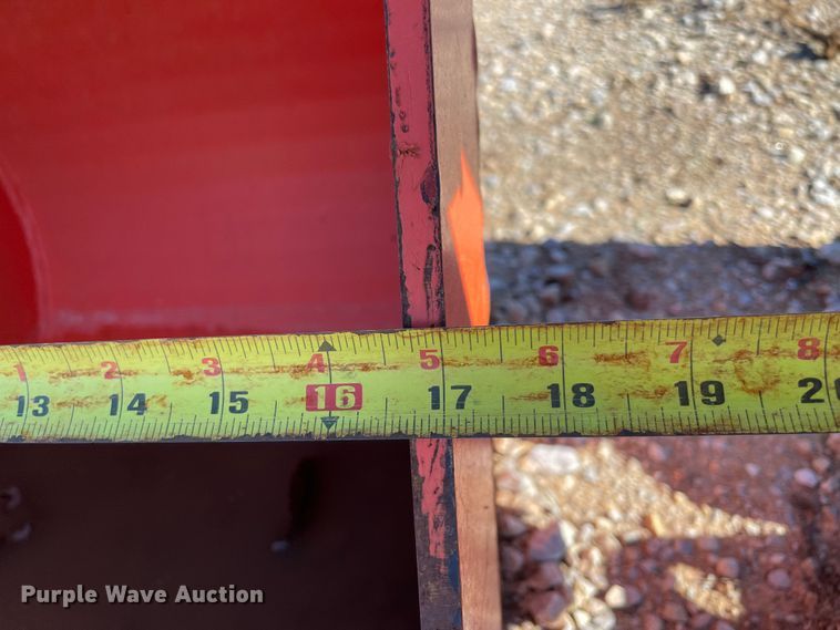 image for item MI9721 Kubota BT3003  excavator bucket