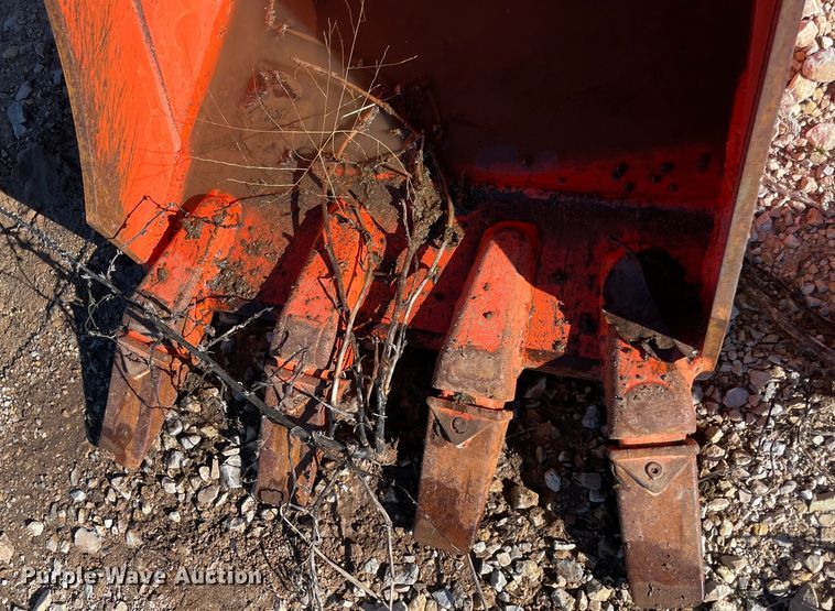 image for item MI9721 Kubota BT3003  excavator bucket