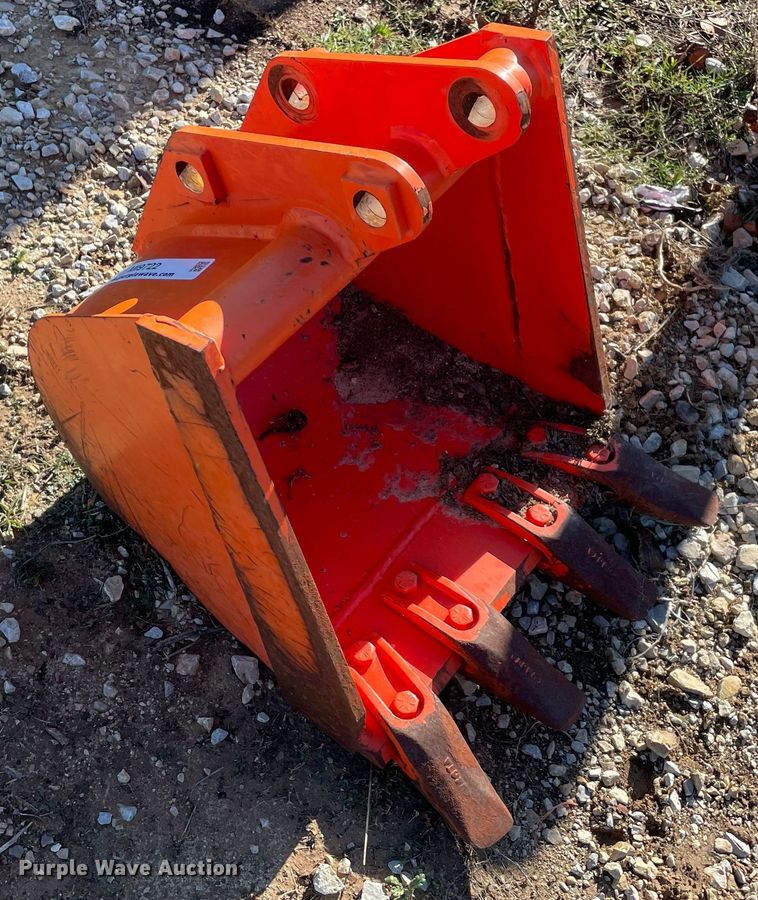 Kubota BT1952A excavator bucket in Norman, OK Item MI9722 sold