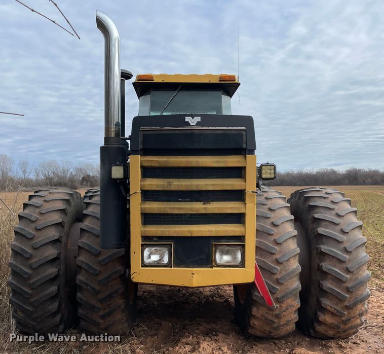 image for item MI9728 1985 Versatile 876  4WD tractor