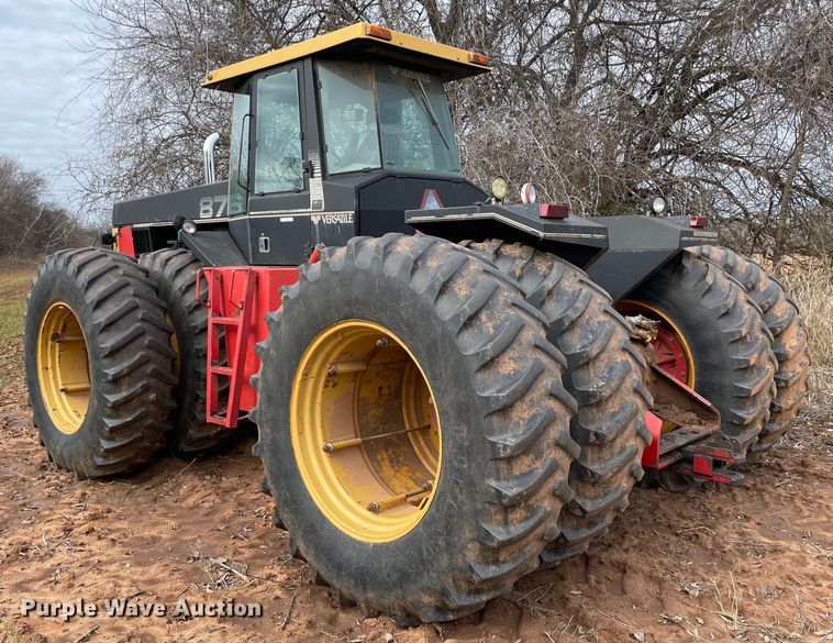 image for item MI9728 1985 Versatile 876  4WD tractor