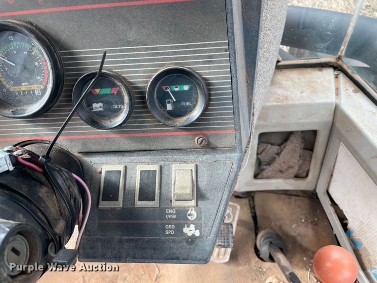 image for item MI9728 1985 Versatile 876  4WD tractor