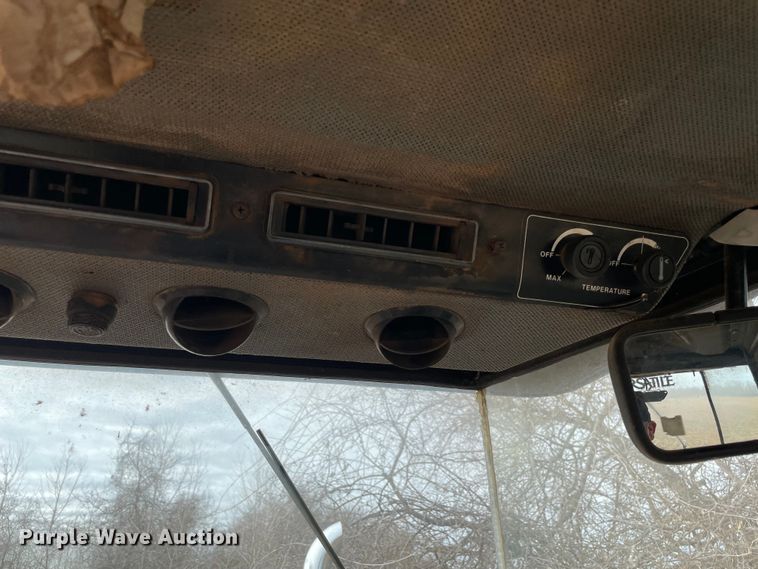 image for item MI9728 1985 Versatile 876  4WD tractor