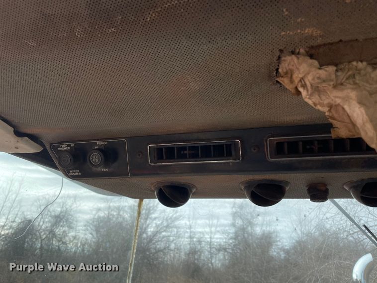 image for item MI9728 1985 Versatile 876  4WD tractor