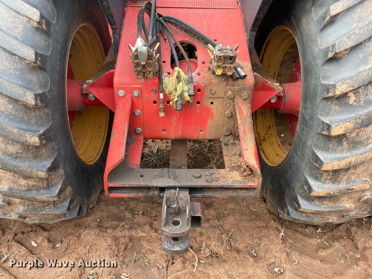 image for item MI9728 1985 Versatile 876  4WD tractor