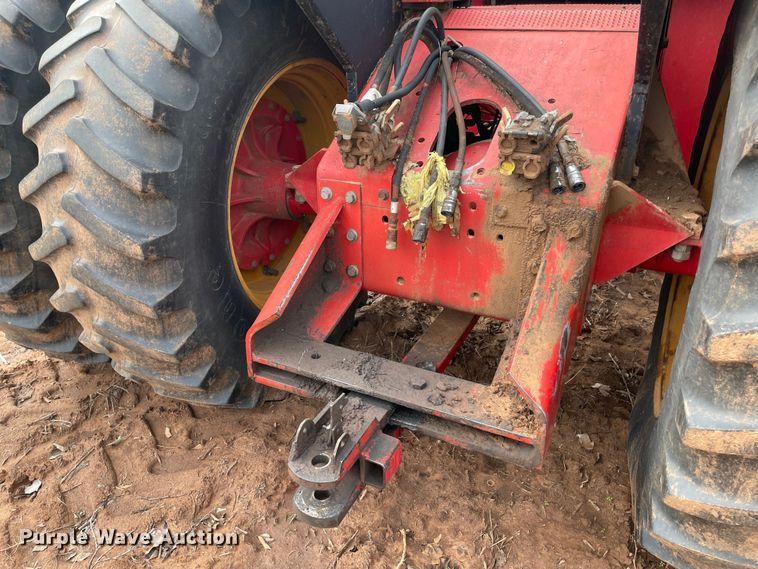 image for item MI9728 1985 Versatile 876  4WD tractor