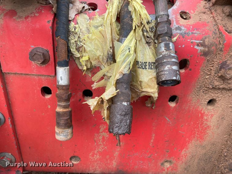 image for item MI9728 1985 Versatile 876  4WD tractor