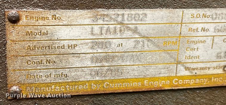 image for item MI9728 1985 Versatile 876  4WD tractor