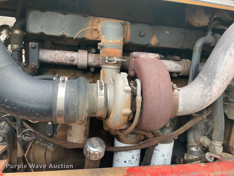 image for item MI9728 1985 Versatile 876  4WD tractor