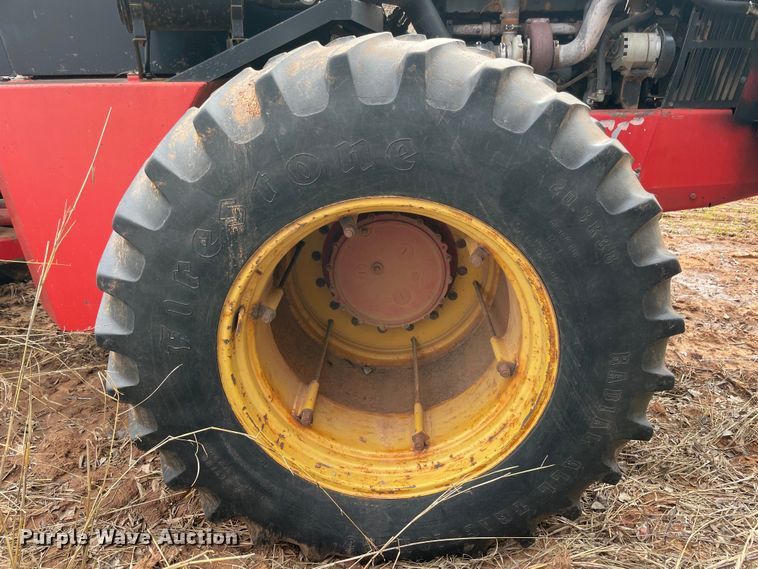 image for item MI9728 1985 Versatile 876  4WD tractor