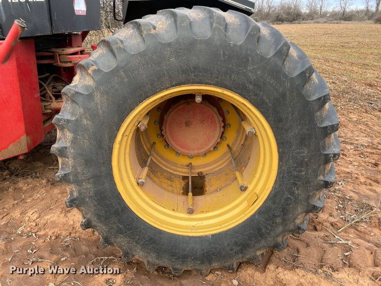 image for item MI9728 1985 Versatile 876  4WD tractor