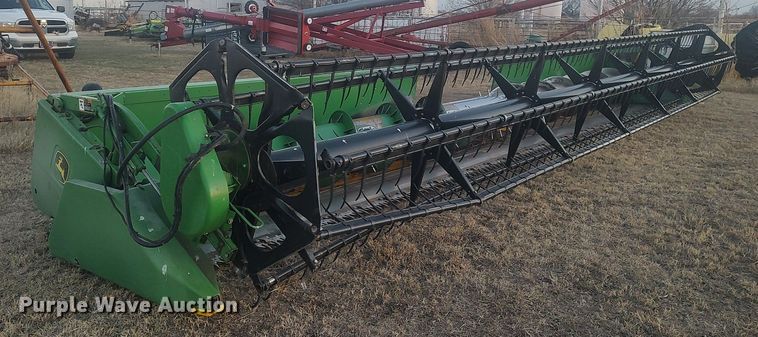 image for item MM9904 2001 John Deere 930F  flex head