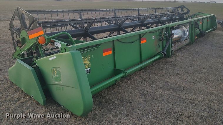 image for item MM9904 2001 John Deere 930F  flex head