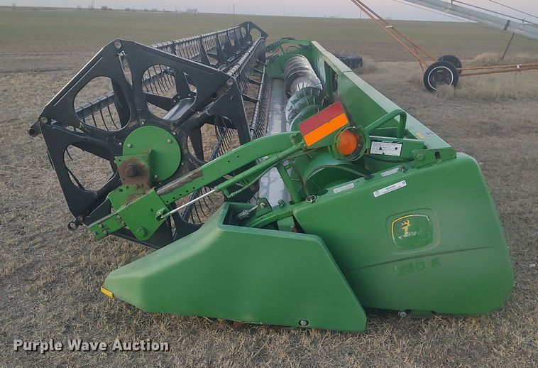 image for item MM9904 2001 John Deere 930F  flex head