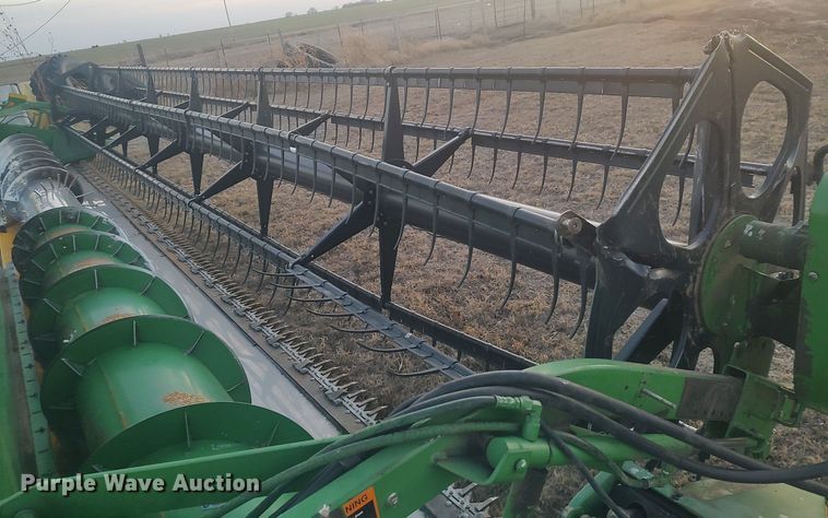 image for item MM9904 2001 John Deere 930F  flex head